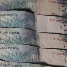 Governo propõe salário mínimo de R$ 1.389 em 2024, sem aumento real