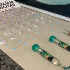 PM apreende drogas no bairro Santo Antônio