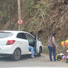 Viçosa: Colisão entre motocicletas e automóvel deixa dois feridos