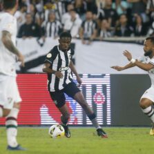 Brasileiro: Flu e Bota se enfrentam de olho em vaga na Libertadores