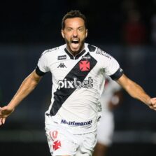 Vasco vence Criciúma para ficar perto do retorno à Série A