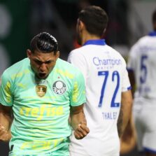 Palmeiras bate Avaí e amplia folga na ponta do Brasileiro