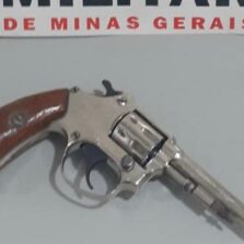 Em Ervália: Motoqueiro é preso embriagado, sem habilitação e armado