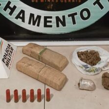 Em Viçosa: PM apreende droga e munições no Bairro Inácio Martins