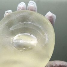 Lei garante troca de implante mamário para paciente de câncer