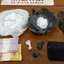 Suspeitos são presos transportando drogas de Pedra do Anta para Jequeri