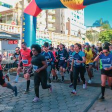 Corrida da Padroeira reúne centenas de atletas no centro de Viçosa