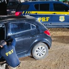PRF de Muriaé recupera veículo furtado que utilizava placas clonadas