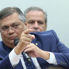 Só teremos escolas seguras com regulação da internet, diz ministro