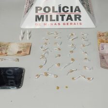 Ponte Nova: Polícia Militar prende suspeitos de tráfico ilícito de drogas no Bairro Triângulo