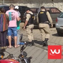 Linha férrea provoca queda de motociclista em Viçosa