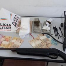 PM apreende drogas e armas em Araponga