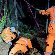 Bombeiros de Viçosa resgatam vaca que caiu em vala na zona rural de Teixeiras