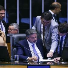 Câmara conclui votação do projeto que altera regras eleitorais