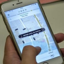 Justiça do Trabalho decide que Uber deverá registrar motoristas