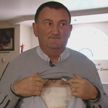 Em Caxias do Sul: Padre leva tiro em assalto e bala atinge crucifixo: “fui protegido por Deus”