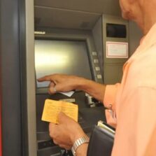 Bancos fecham nesta quarta-feira e reabrem na quinta