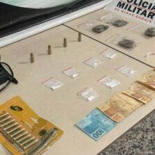 PM de Viçosa Prende Suspeito Após Postar Drogas e Arma em Live nas Redes Sociais