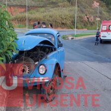 Fusca bate na ponte da Violeira em Viçosa
