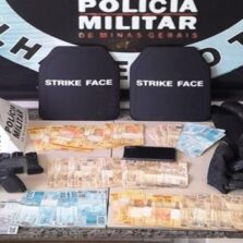 PM apreende armas e colete balístico no Santa Clara em Viçosa