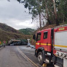 Porto Firme: Capotamento de Caminhão com Carga de Gás Provoca Interdição na MG 482