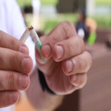 Saúde direciona ao comércio mais uma estratégia contra o fumo e derivados