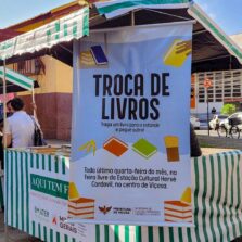 Barraca de Troca de Livros Anima Feira da Estação em Viçosa