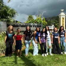 Projeto de extensão cria oportunidade para meninas de escolas públicas se tornarem cientistas