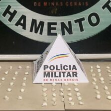 PM apreende 107 papelotes de cocaína no Bairro Coelhas em Viçosa