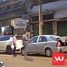 Engavetamento envolve três veículos na Castello Branco em Viçosa