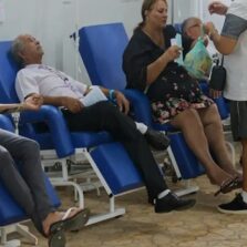 Entenda a diferença dos sintomas de dengue e de covid-19