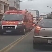 Acidente em Viçosa: Colisão entre carro e moto deixa dois feridos