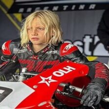 Piloto de 9 anos morre após acidente com moto em autódromo paulistano