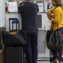 Aposentados poderão comprar passagem aérea por até R$ 200 cada trecho