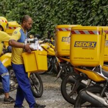 Correios anunciam PDV e concurso para contratar 3,2 mil carteiros