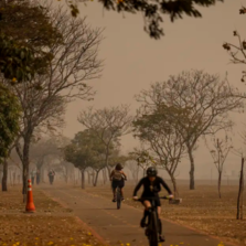 Saúde pede que população evite exposição à fumaça e atividades físicas