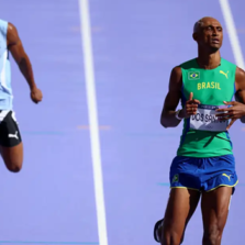 Alison dos Santos garante presença na final dos 400 m com barreiras