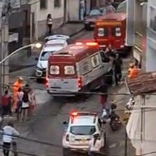 Homem é preso após por agredir vizinho com marteladas em Viçosa