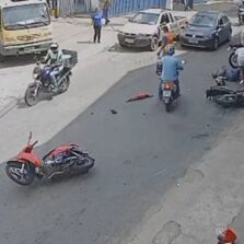 Acidente de trânsito deixa duas pessoas feridas em Ponte Nova