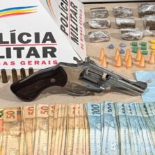 Homem é preso com drogas, arma e dinheiro durante abordagem policial em Viçosa