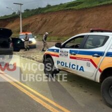 Polícia Militar prende dupla que transportava drogas de Ervália para Divino