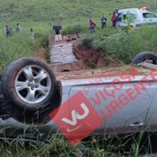 Viçosenses sofrem acidente na MG-280 em Divinésia