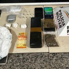 Polícia Militar prende três suspeitos por tráfico de drogas no bairro Nova Era, em Viçosa