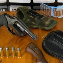 Arma de fogo e munições são apreendidas na zona rural de Canaã