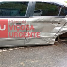 Acidente entre carro e caminhão deixa uma pessoa ferida na MGC-120, em Coimbra