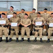 Juiz de Fora: Solenidade da 4ª RPM homenageia policiais militares de Viçosa por atuação exemplar