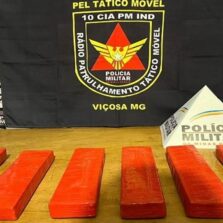 Polícia apreende seis barras de maconha no bairro Nova Viçosa