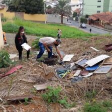 Viçosa: Aprovado projeto que prevê multa para donos de terrenos sujos ou abandonados
