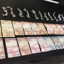 Homem é preso por tráfico de drogas durante batida policial no bairro Vau Açu, em Viçosa