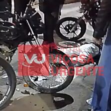 Motoqueiro fica gravemente ferido após acidente no bairro Romão dos Reis em Viçosa